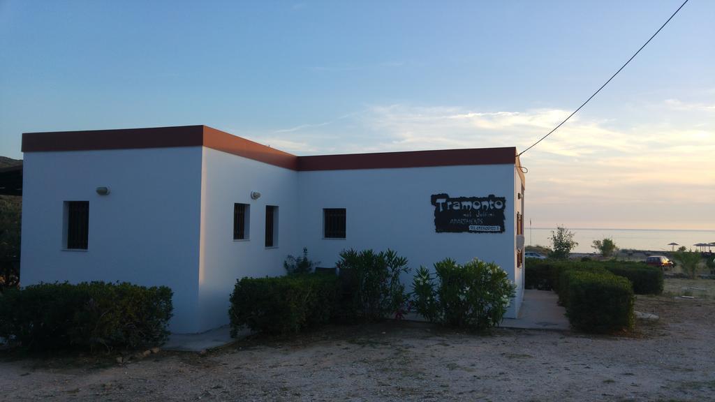 Tramonto Nel Delfini Apartment Kini ภายนอก รูปภาพ